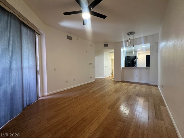 43 East Agate Avenue 201, Las Vegas, NV 89123