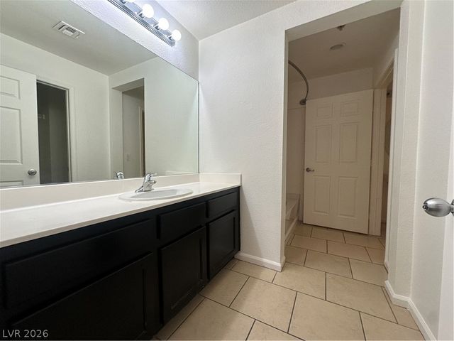 43 East Agate Avenue 201, Las Vegas, NV 89123
