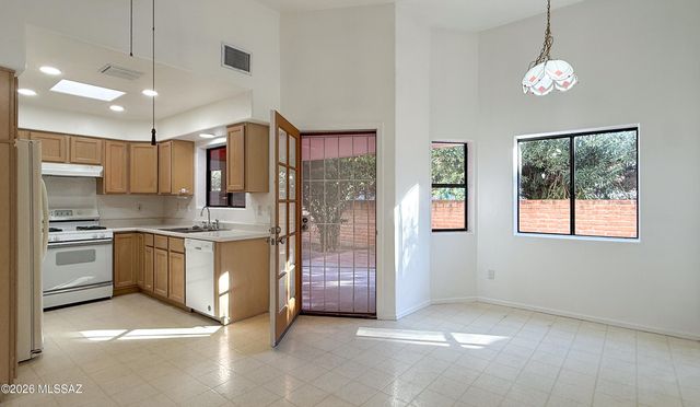 11 W Roma Drive, Tucson, AZ 85737