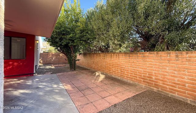 11 W Roma Drive, Tucson, AZ 85737