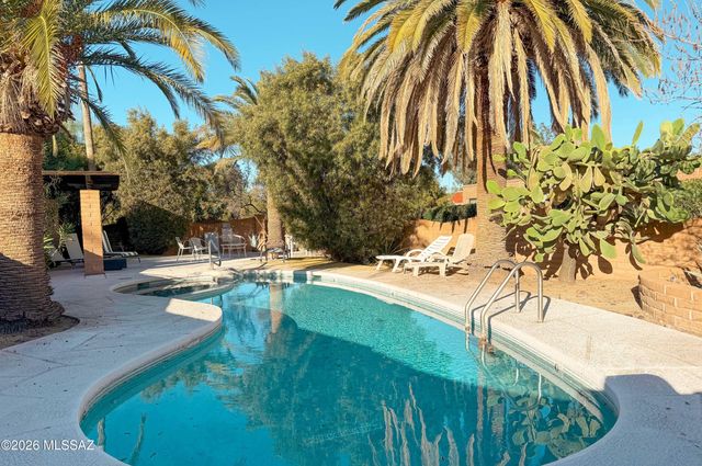 11 W Roma Drive, Tucson, AZ 85737