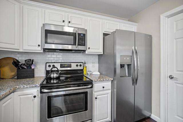 2 Scottie Way, Amherst, NH 03031