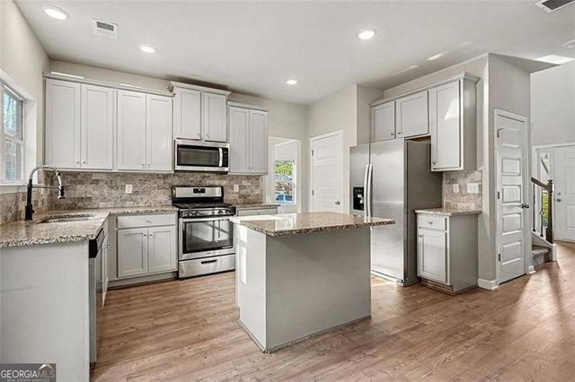 221 Creek View Place, Canton, GA 30114