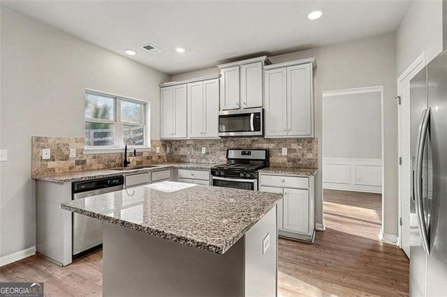 221 Creek View Place, Canton, GA 30114