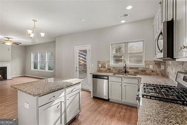 221 Creek View Place, Canton, GA 30114