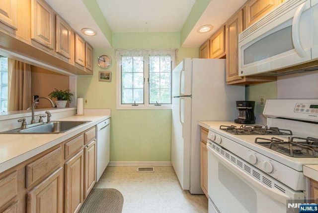 314 Sturbridge Court, Ramsey, NJ 07446