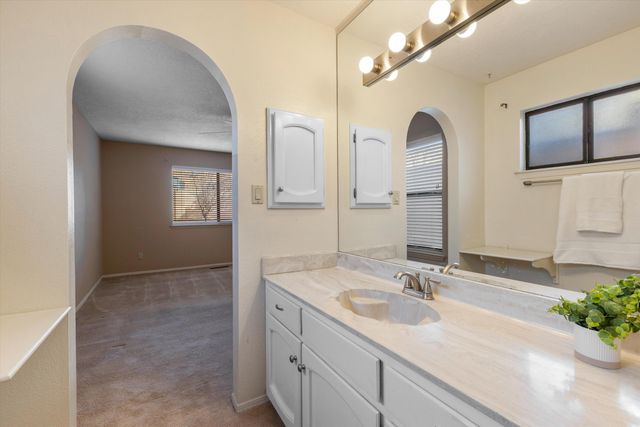 5771 Manzanillo Loop NE, Albuquerque, NM 87111