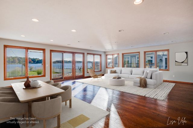 447 Lakeshore Boulevard, Norton Shores, MI 49444