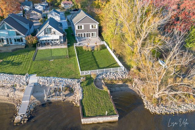 447 Lakeshore Boulevard, Norton Shores, MI 49444