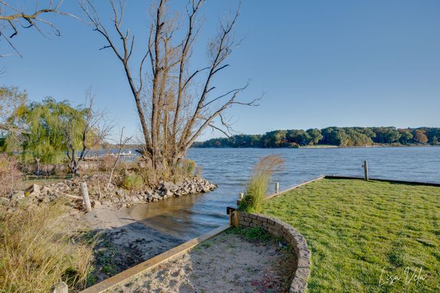 447 Lakeshore Boulevard, Norton Shores, MI 49444