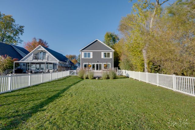 447 Lakeshore Boulevard, Norton Shores, MI 49444