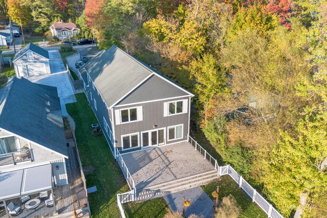 447 Lakeshore Boulevard, Norton Shores, MI 49444