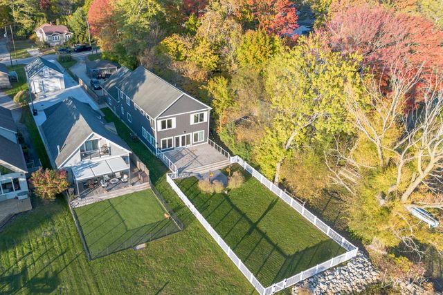 447 Lakeshore Boulevard, Norton Shores, MI 49444