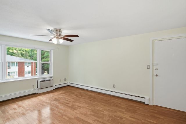4 Colonial Dr A4-11, Andover, MA 01810