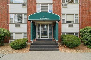 4 Colonial Dr A4-11, Andover, MA 01810