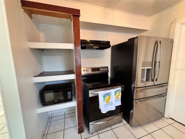 10611 N ALTMAN STREET, Tampa, FL 33612
