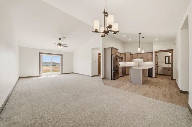 4911 Field Crest Lane, Eau Claire, WI 54701