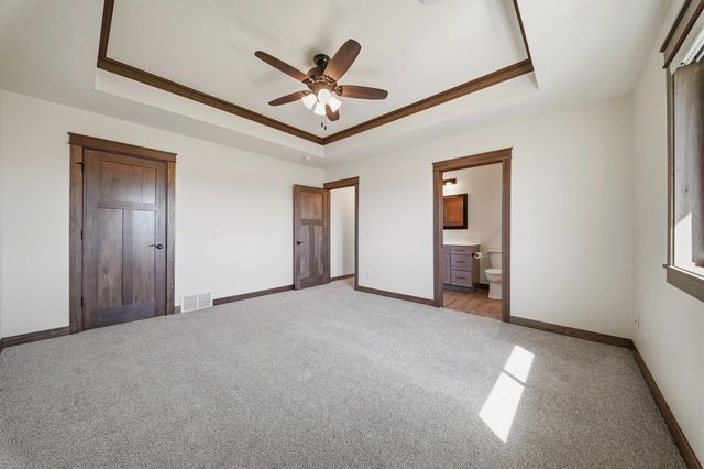 4911 Field Crest Lane, Eau Claire, WI 54701