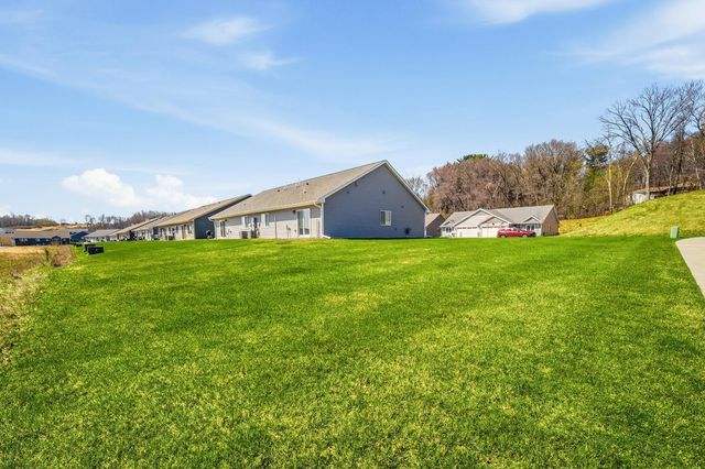 4911 Field Crest Lane, Eau Claire, WI 54701