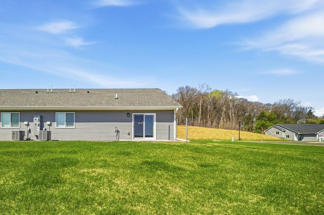4911 Field Crest Lane, Eau Claire, WI 54701
