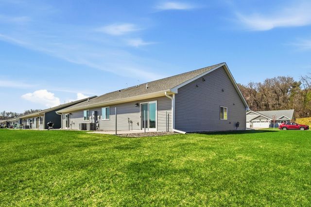 4911 Field Crest Lane, Eau Claire, WI 54701