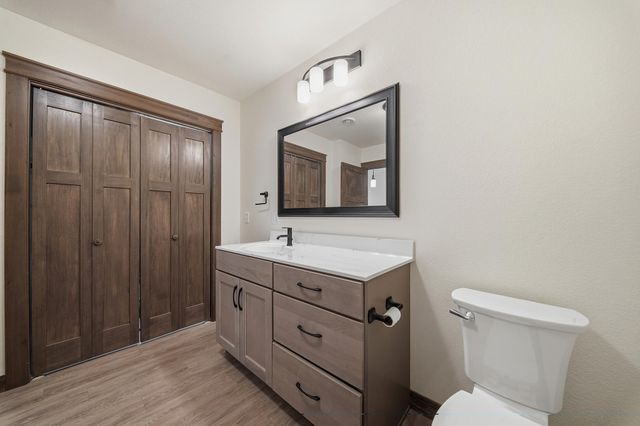 4911 Field Crest Lane, Eau Claire, WI 54701