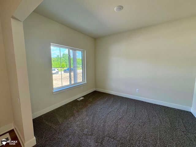 8018 Bradbury Lane, Grand Blanc, MI 48439