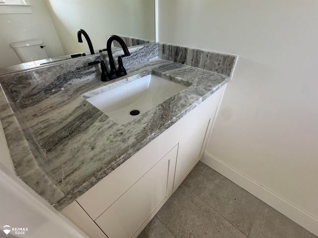 8018 Bradbury Lane, Grand Blanc, MI 48439