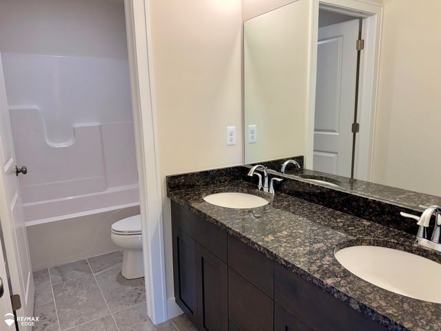 8018 Bradbury Lane, Grand Blanc, MI 48439