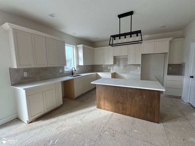 8018 Bradbury Lane, Grand Blanc, MI 48439