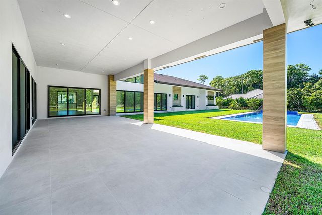 14817 Paddock Drive, Wellington, FL 33414