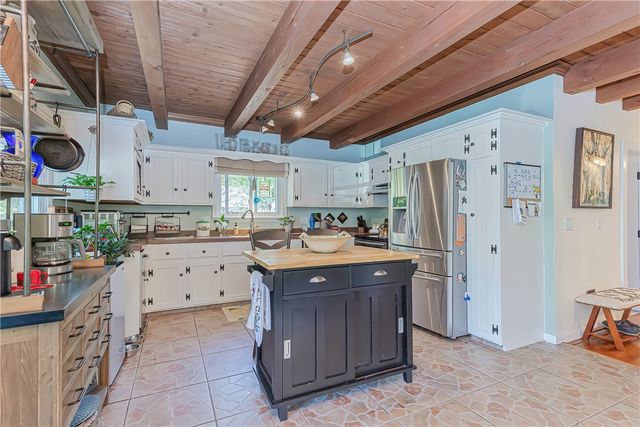35 Fales Road, Bristol, RI 02809