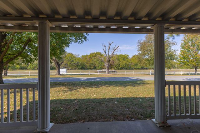 1621 Crestwood Drive, Webb City, MO 64870