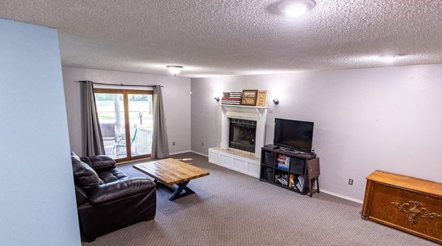 1621 Crestwood Drive, Webb City, MO 64870