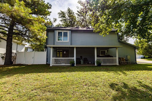 1621 Crestwood Drive, Webb City, MO 64870