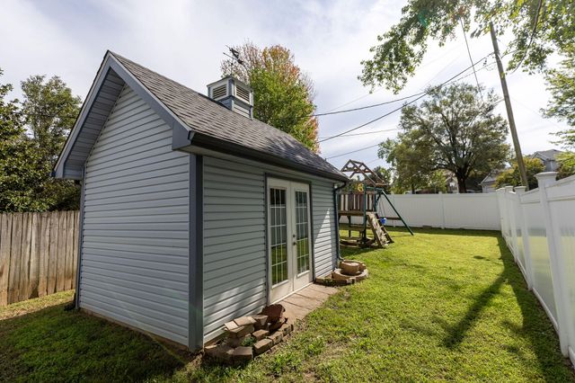 1621 Crestwood Drive, Webb City, MO 64870