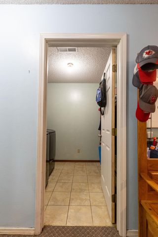 1621 Crestwood Drive, Webb City, MO 64870