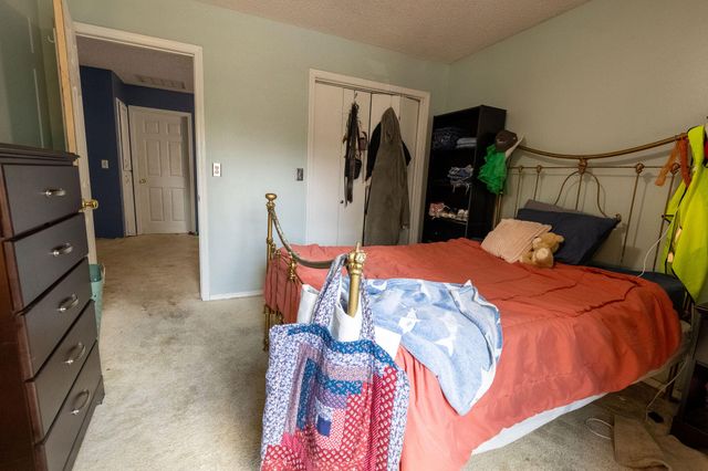 1621 Crestwood Drive, Webb City, MO 64870