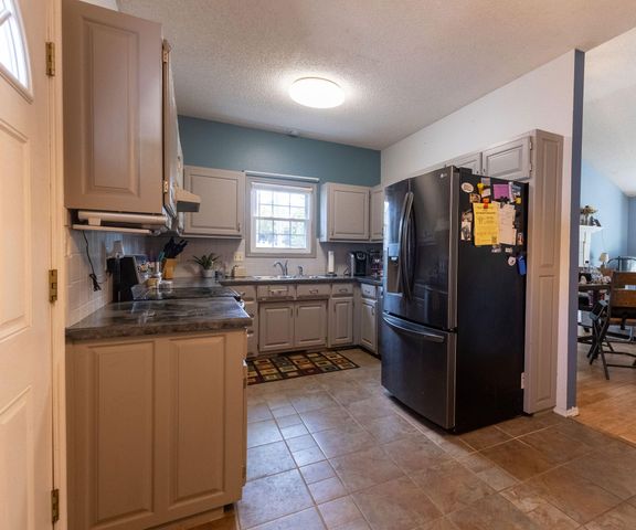 1621 Crestwood Drive, Webb City, MO 64870