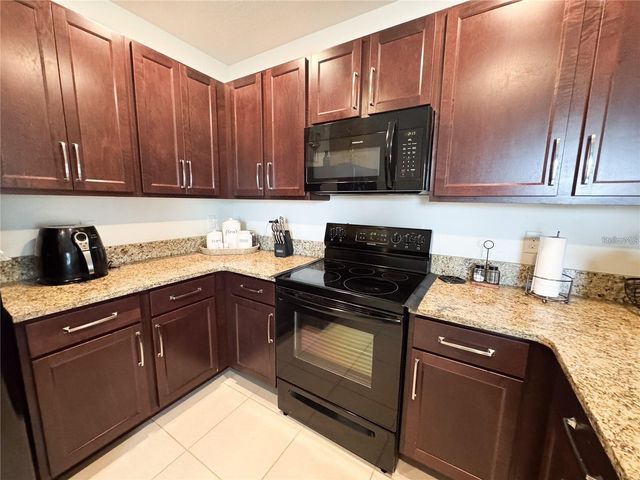 11124 LELAND GROVES DRIVE, Riverview, FL 33579