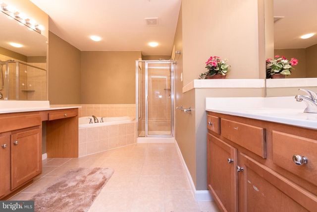 1206 MAPLE GROVE LN, Rockville, MD 20850