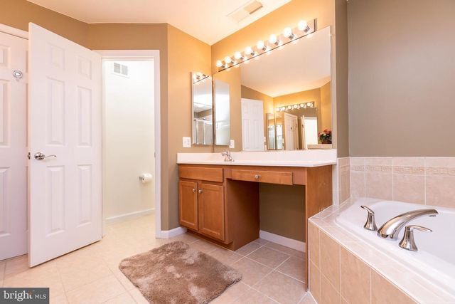 1206 MAPLE GROVE LN, Rockville, MD 20850