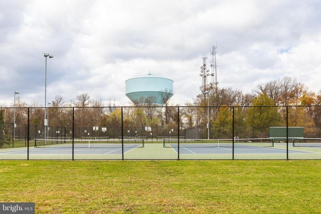 1206 MAPLE GROVE LN, Rockville, MD 20850