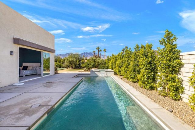 2 Iridium Way, Rancho Mirage, CA 92270