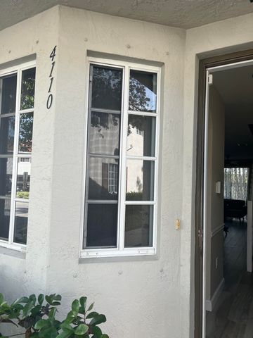 4110 Napoli Lake Drive, Riviera Beach, FL 33410