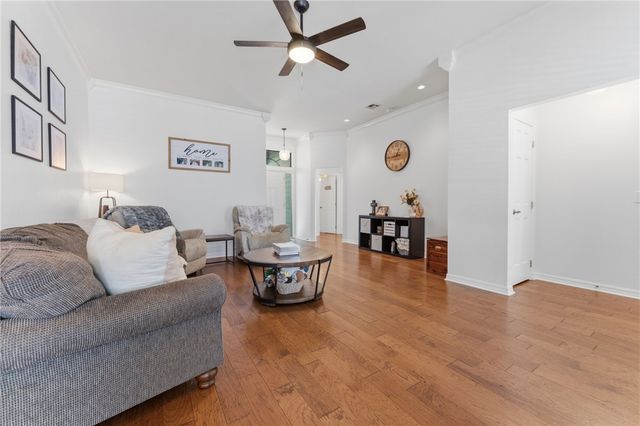 900 Willow Court, Siloam Springs, AR 72761