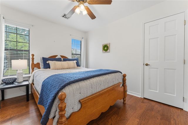 900 Willow Court, Siloam Springs, AR 72761