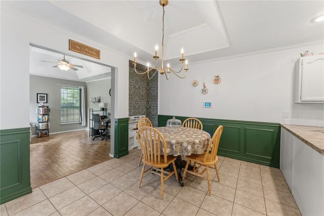 900 Willow Court, Siloam Springs, AR 72761