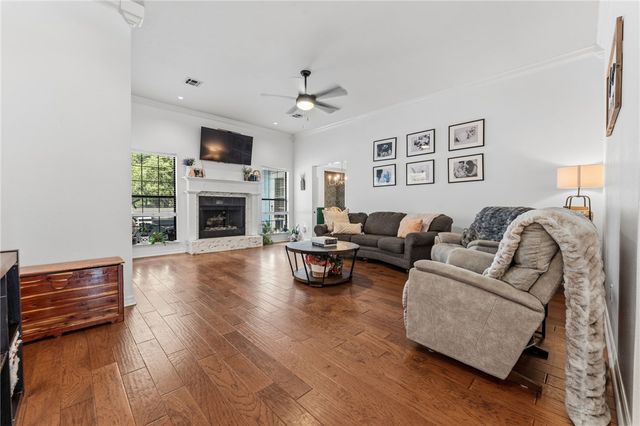 900 Willow Court, Siloam Springs, AR 72761