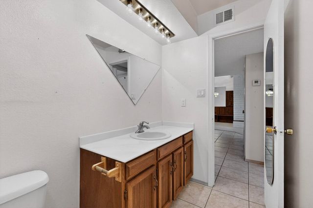 8906 CHAMBERS Place NE, Albuquerque, NM 87111